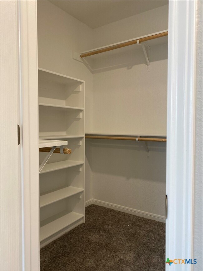 Building Photo - 811 Marlow Cove