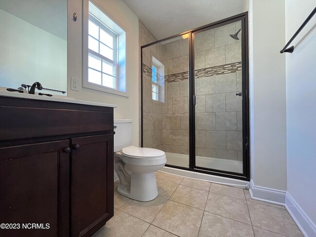 Building Photo - 117 Lightwater Dr