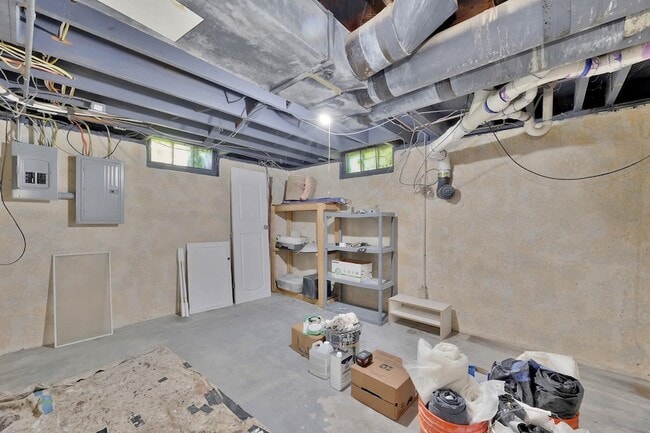 Building Photo - 230 S Minneapolis St