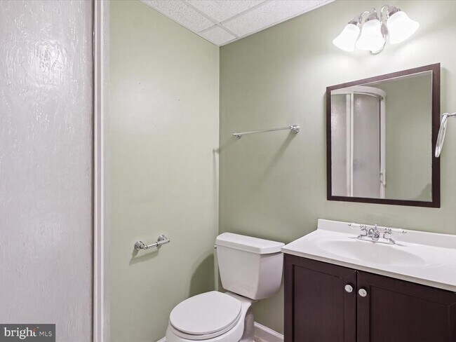 Building Photo - 1563 Autumn Ridge Cir