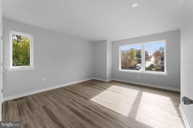 Building Photo - 153 Old Lincoln Hwy