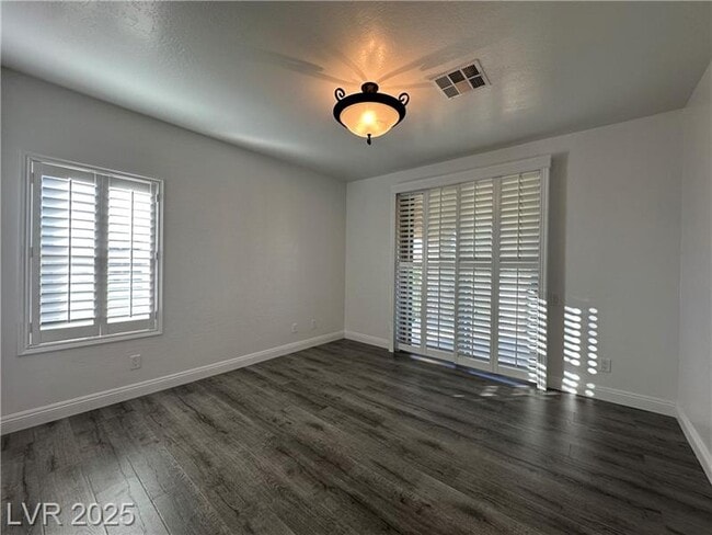 Building Photo - 2321 Martinique Ave