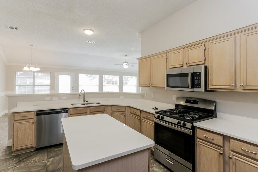 Building Photo - 2524 Hackberry Creek