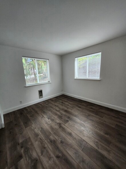 Building Photo - 20183 Vikings Crest Loop NE