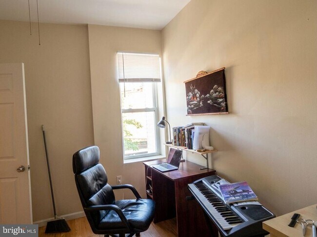 Building Photo - 2025 N Gratz St