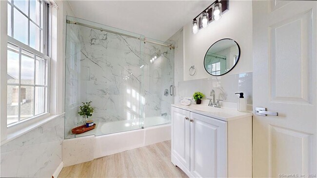 Building Photo - 37 Village Rd