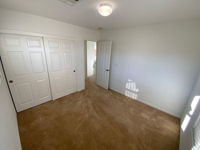 Building Photo - NEW FLOORING!! SW 2 STORY