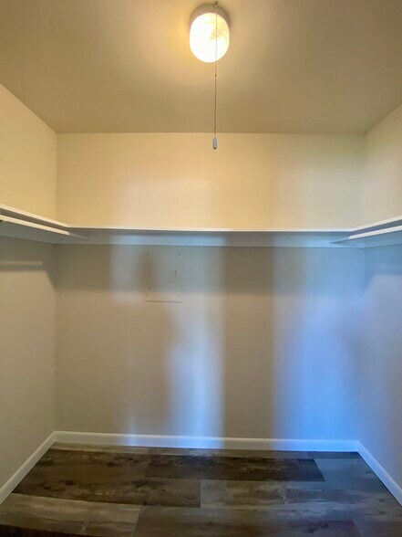 Building Photo - 204 Gateway Blvd