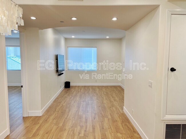 Building Photo - 16123 W Sunset Blvd