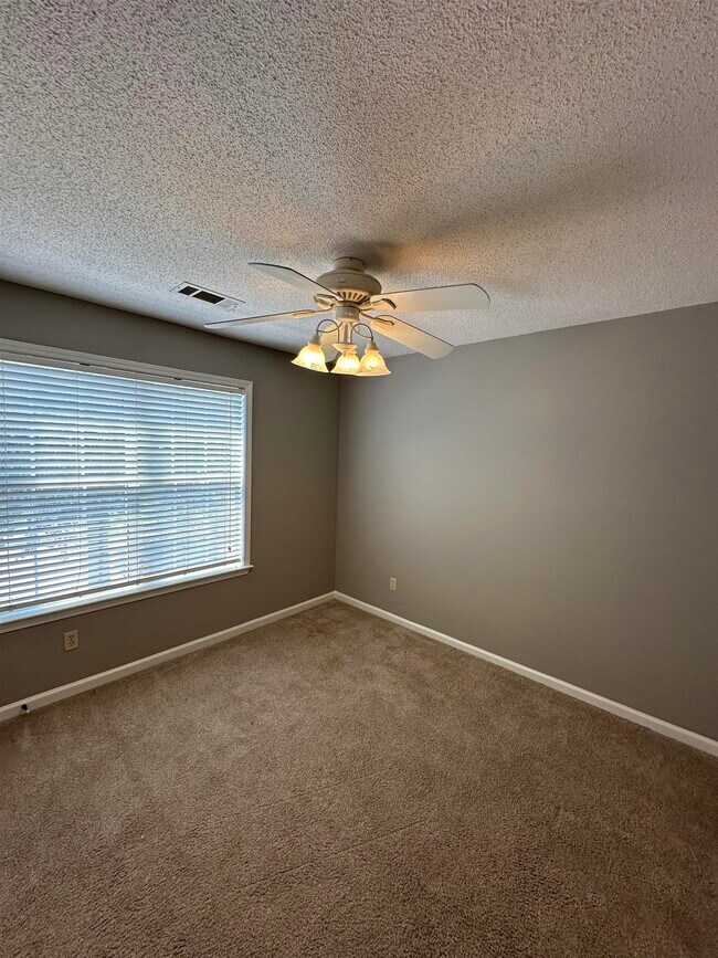 Building Photo - 6248 Lake View Cove