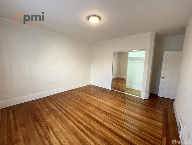Building Photo - 518 Presidio Ave