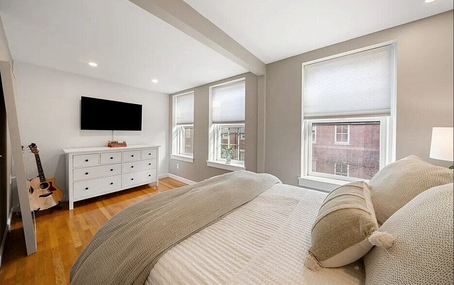 Building Photo - 9 Hancock St