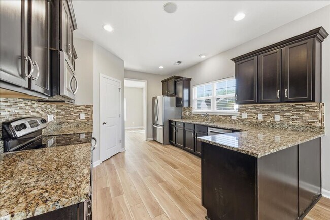 Building Photo - Spacious 5-Bedroom Home in the Live Oak Community – Richmond Hill, GA