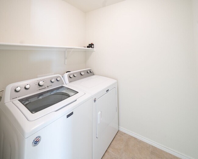 Building Photo - 140 Waxberry Dr