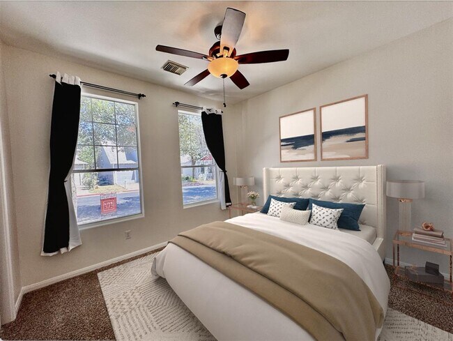 Building Photo - 2209 Independence Dr