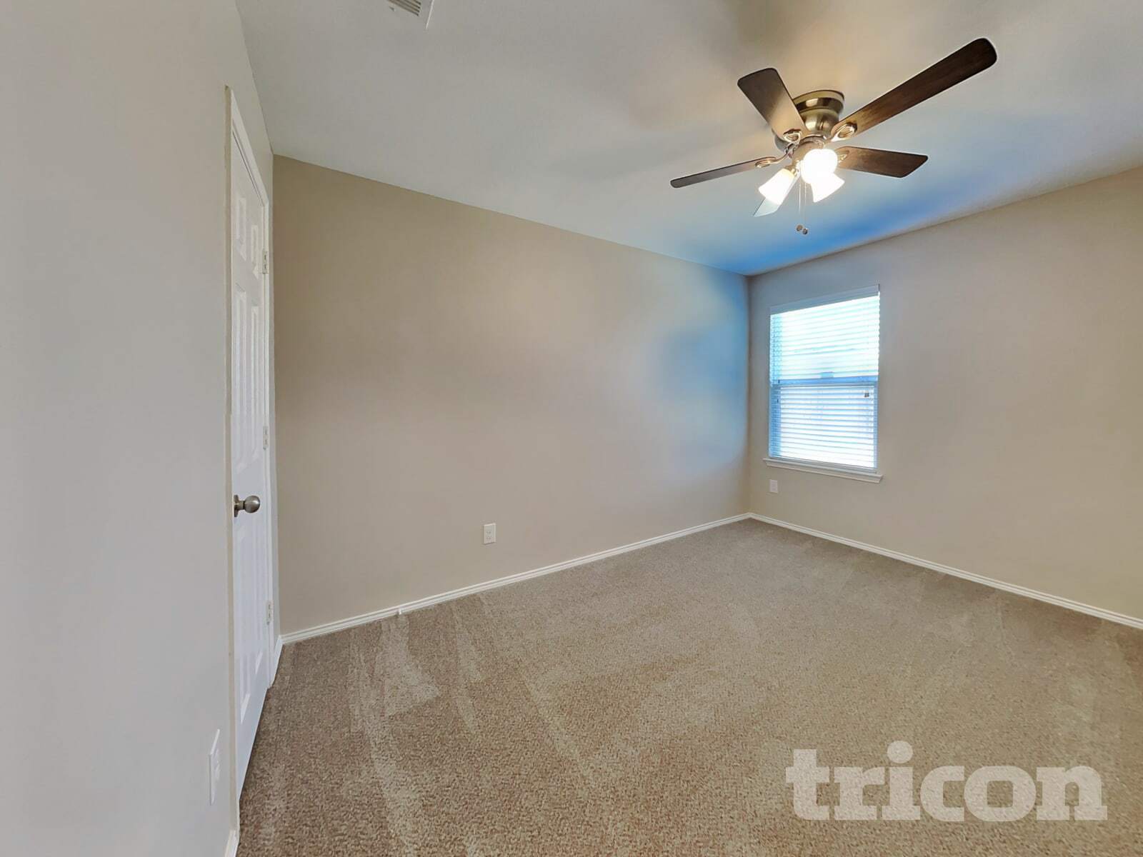 Building Photo - 6032 Fantail Dr