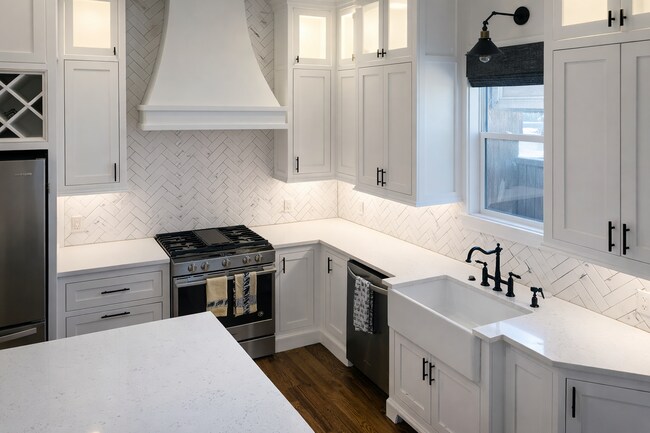 Building Photo - 1319 NW 16th St