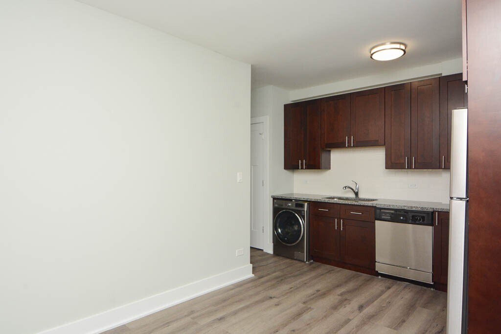 Building Photo - 725 St Johns Ave