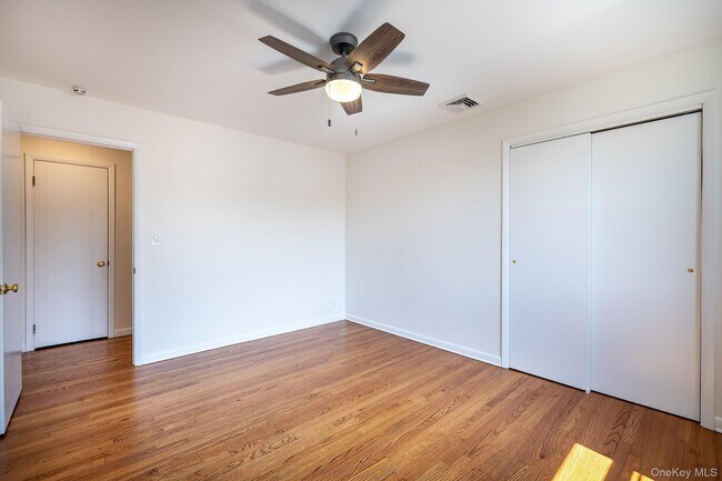 Building Photo - 107 Woodside Ave