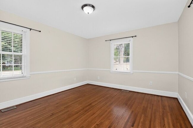 Building Photo - Well Maintained 2BD/1BA Brick Home in Charlotte, NC!