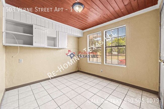 Building Photo - 503 Verne St