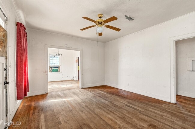 Building Photo - 3814 Lakeshore Dr