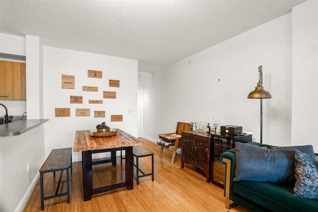 Building Photo - 471 NE 25th St