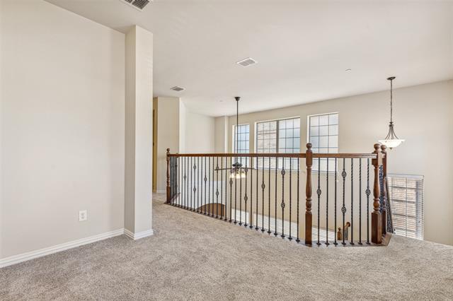 Building Photo - 1924 Lantana Ln