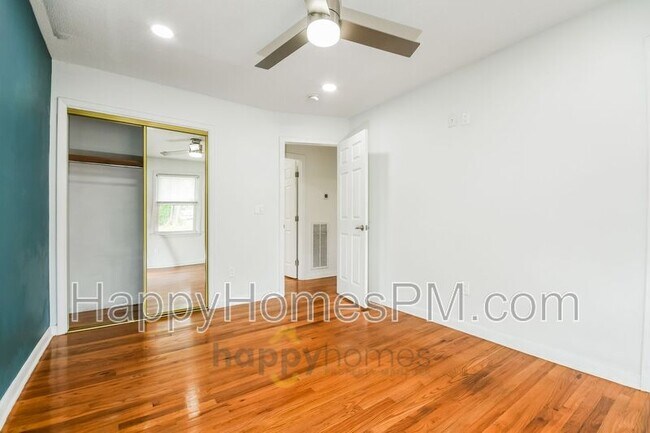 Building Photo - 2373 Otranto Rd