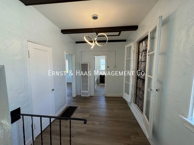 Building Photo - 1405 1/2 Olive Ave.-