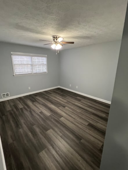 Building Photo - 6959 Lockridge Dr NW