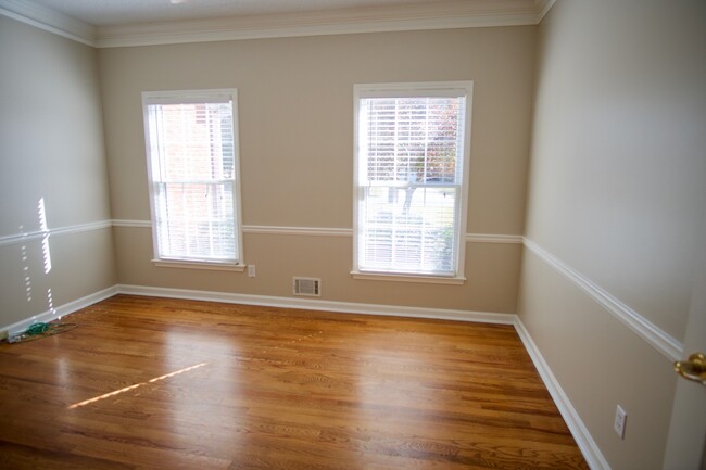 Building Photo - Dunwoody Living at Its Best – Spacious 4BR...