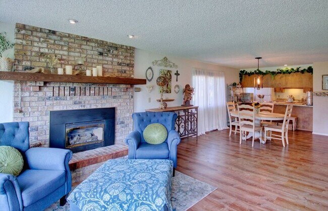 Building Photo - 12492 Gwen Dr