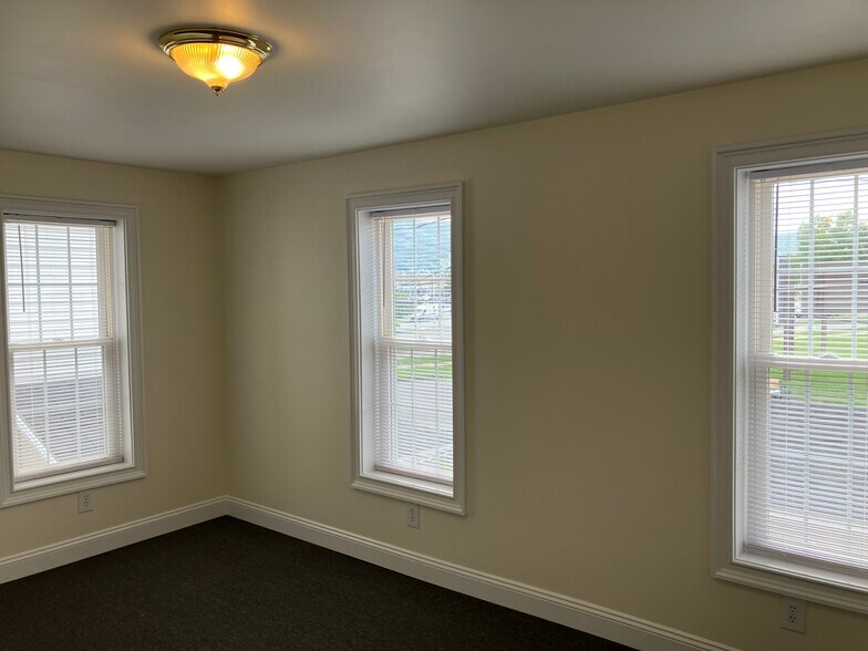 Building Photo - 509 Pine St