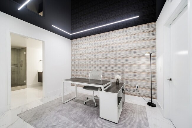 Building Photo - 300 Sunny Isles Blvd