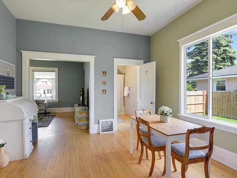 Dining room - 3935 Hubbard Ave N