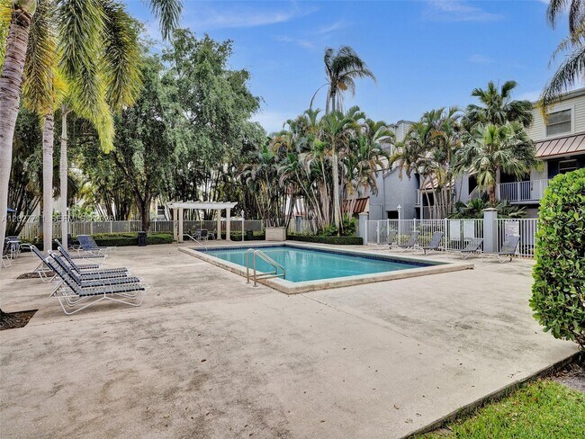 Building Photo - 4600 SW 67th Ave