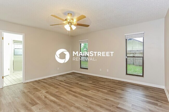 Building Photo - 4 Bedroom Pet-Friendly Home in FLEMING ISLAND, FL with Main Street Renewal
