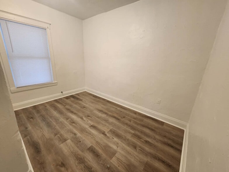Building Photo - 1312 S 64th St