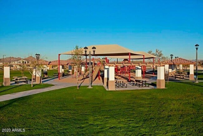 Building Photo - Enjoy the incredible amenities at Estrella Mountain Ranch!