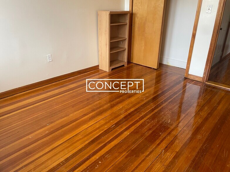 Building Photo - 369A Centre St