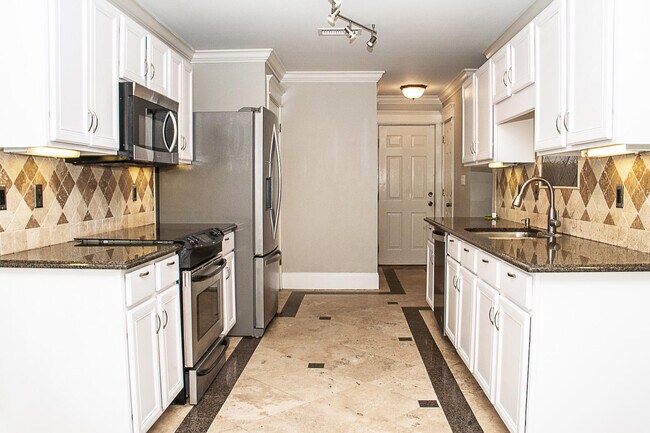 Building Photo - 262 Twin Lakes Ln