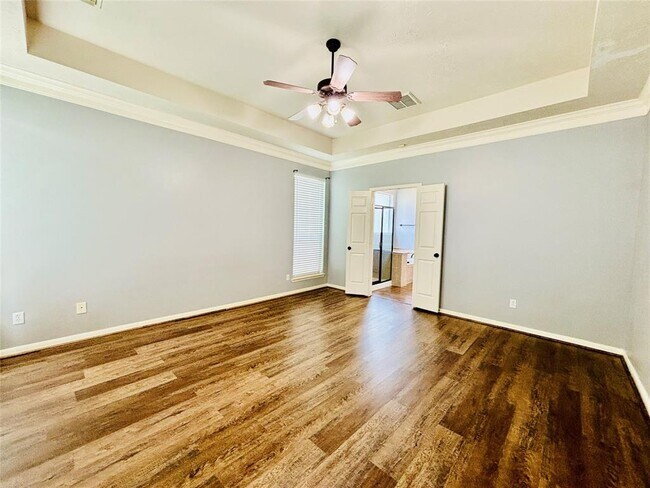 Building Photo - 1803 Stoneleigh Ct