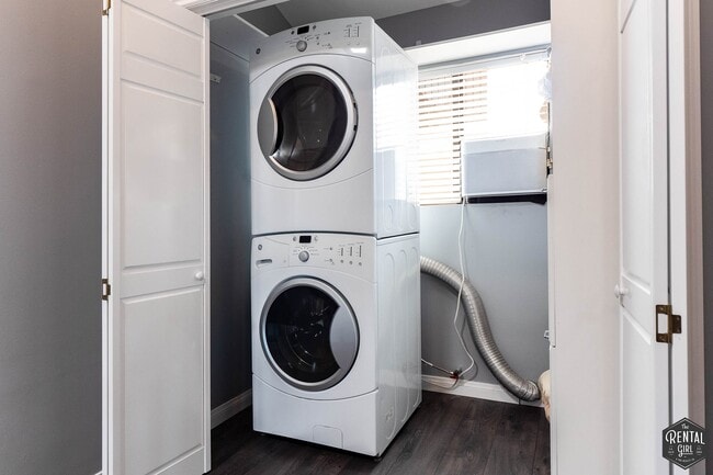 Building Photo - 12119 Rochester Ave