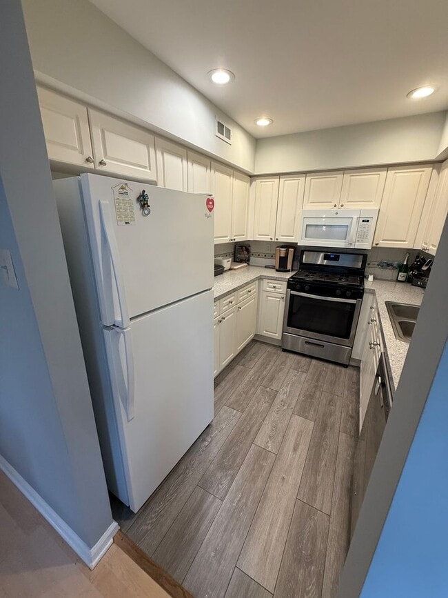 Building Photo - 2 Bed / 1.5 Bath Townhome in Patriot's Ridge