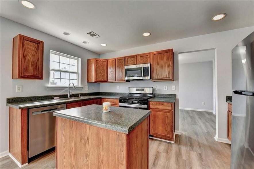 Building Photo - 831 New Liberty Way