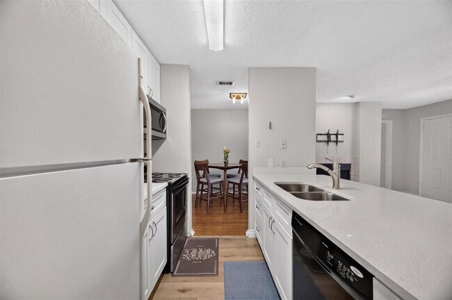 Building Photo - 3115 Helms St