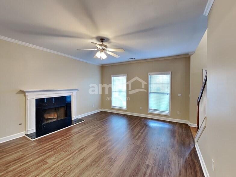 Building Photo - 708 Austin Creek Dr