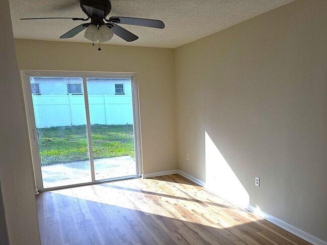 Building Photo - Temple Terrace Hideaway