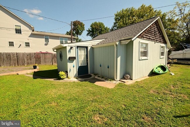 Building Photo - 2531 Schoolhouse Ln